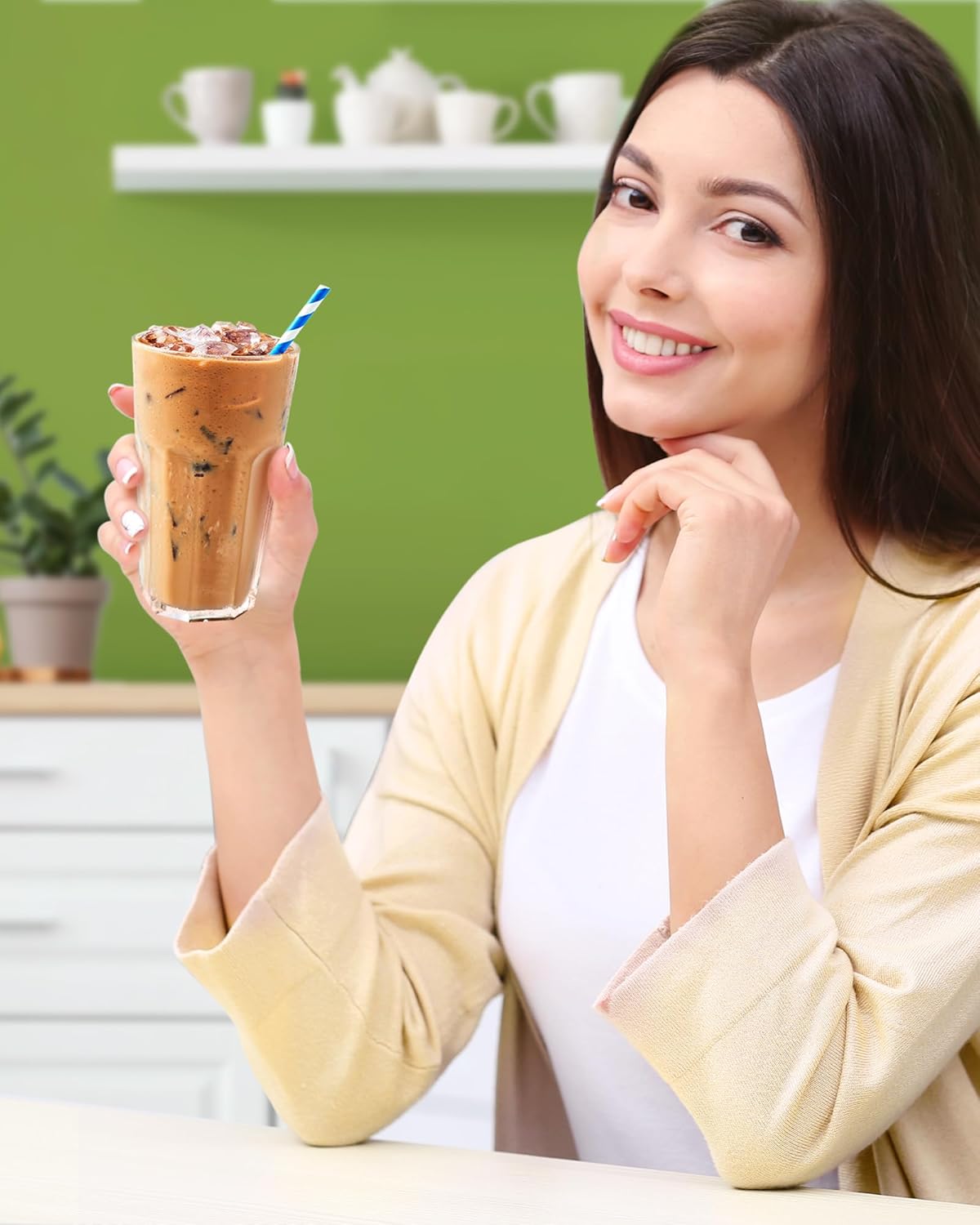 Cafetera fría y caliente mejorada de Famiworths para tazas K y café molido, cafetera de 4 a 5 tazas y cafeteras de una sola porción, con depósito de agua extraíble de 30 onzas, tamaño de taza de 6 a 24 oz, negro clásico