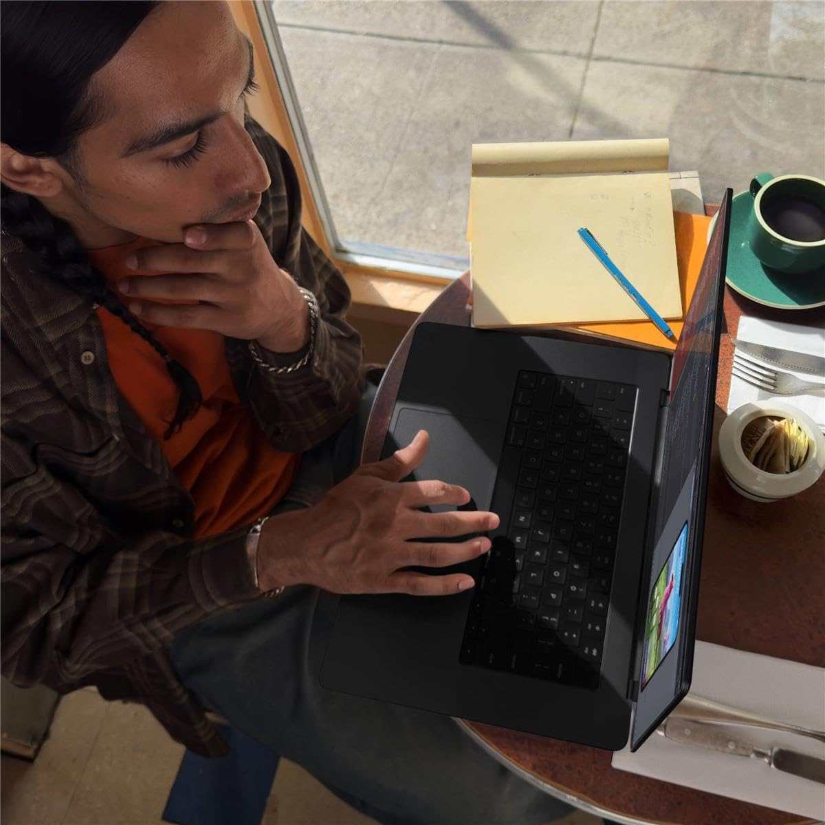 Apple MacBook Pro 16.2 with M3 Max Chip (Late 2023) - Space Black, 16-Core / 40-Core, 128GB, 4TB SSD · v3