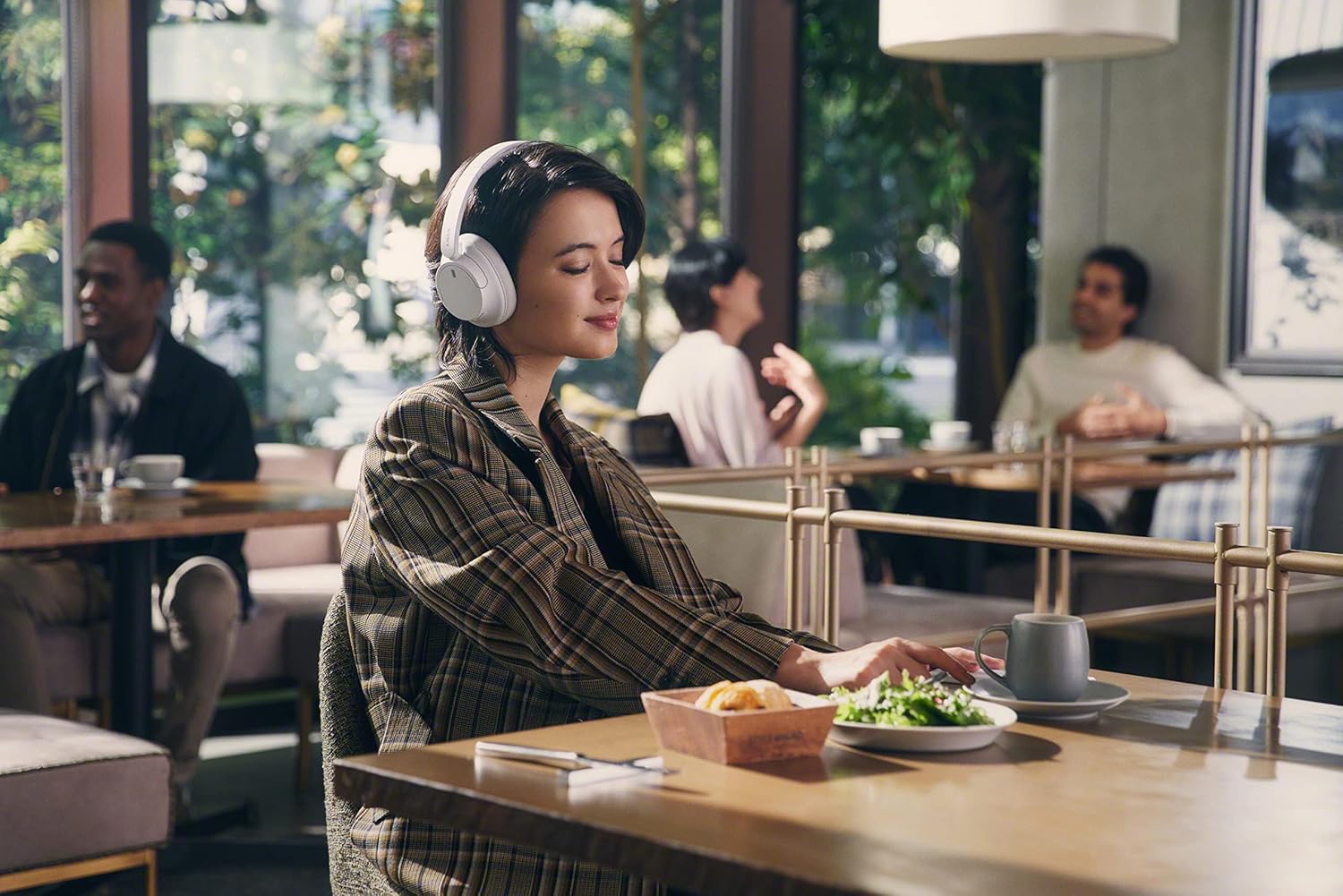 Sony S100F ซาวด์บาร์ 2.0ch พร้อมลำโพง Bass Reflex ทวีตเตอร์ในตัว และหูฟังบลูทูธ WH-CH720N หูฟังไร้สายตัดเสียงรบกวนพร้อมหูฟังครอบหู Bluetooth พร้อมไมโครโฟน