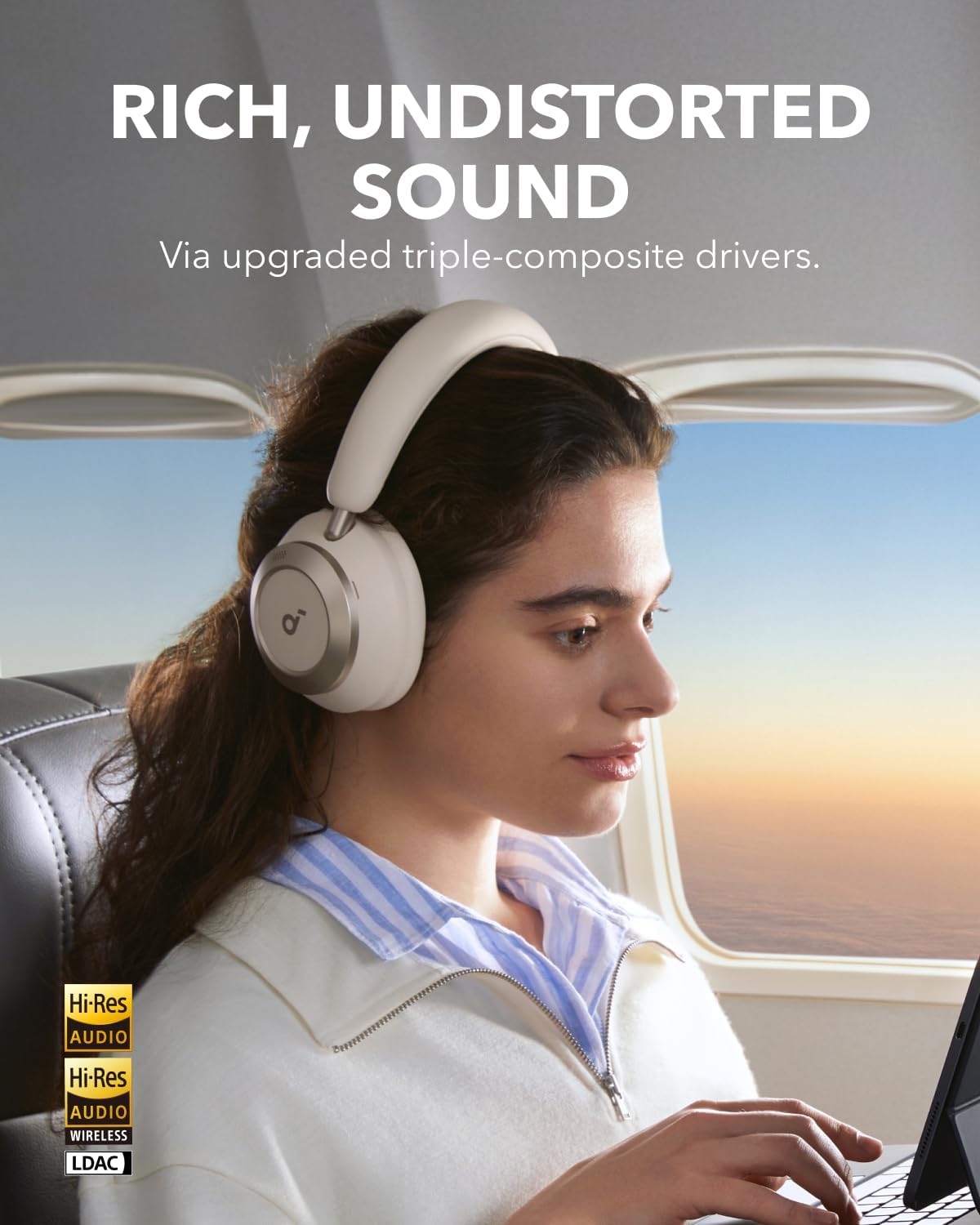 Soundcore Space One Pro จาก Anker หูฟังตัดเสียงรบกวนแบบปรับได้ที่ควบคุมด้วยไมโครโฟน 6 ตัว ดีไซน์พับได้พิเศษ เสียงไม่สูญเสียคุณภาพระดับ 60H ชาร์จเร็วเป็นพิเศษ เสียงไร้สายความละเอียดสูง สวมใส่สบาย