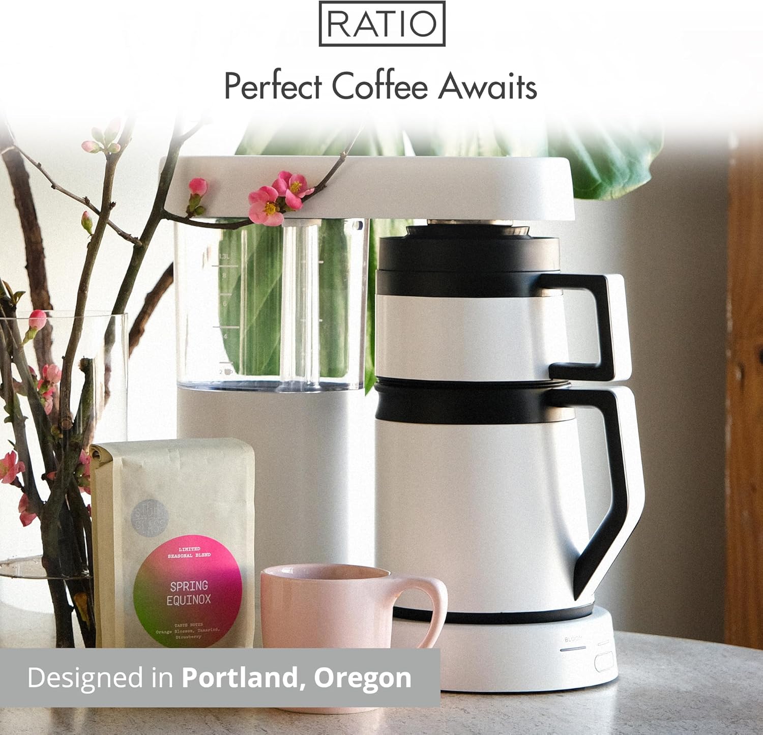Ratio Coffee - เครื่องชงกาแฟรุ่น 2 Six เครื่องชงกาแฟแบบดริปจำลอง กาต้มกาแฟความจุ 1.25 ลิตร/40 ออนซ์ เครื่องชงกาแฟสีขาว ชงได้ 2-8 ถ้วย ขนาด 6.75 D x 13.5\ W x 14.25\ H