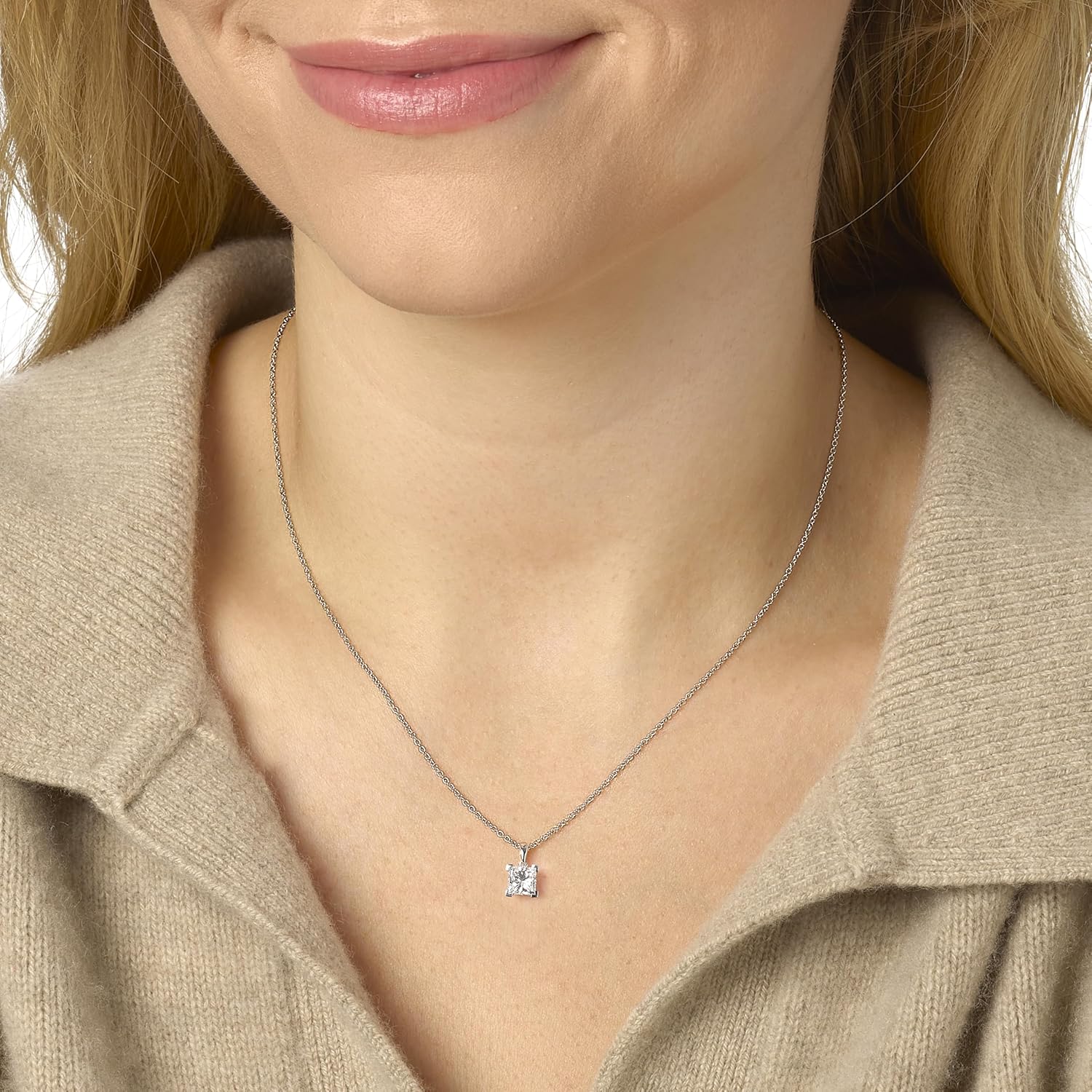 Collana con ciondolo solitario quadrato con diamante coltivato in laboratorio da 1/4 a 3 carati certificata IGI da 1/4 a 3 carati I collana in oro 14 carati (G-H, VS1-VS2, cttw) Collana a catena regolabile da 16-18 pollici