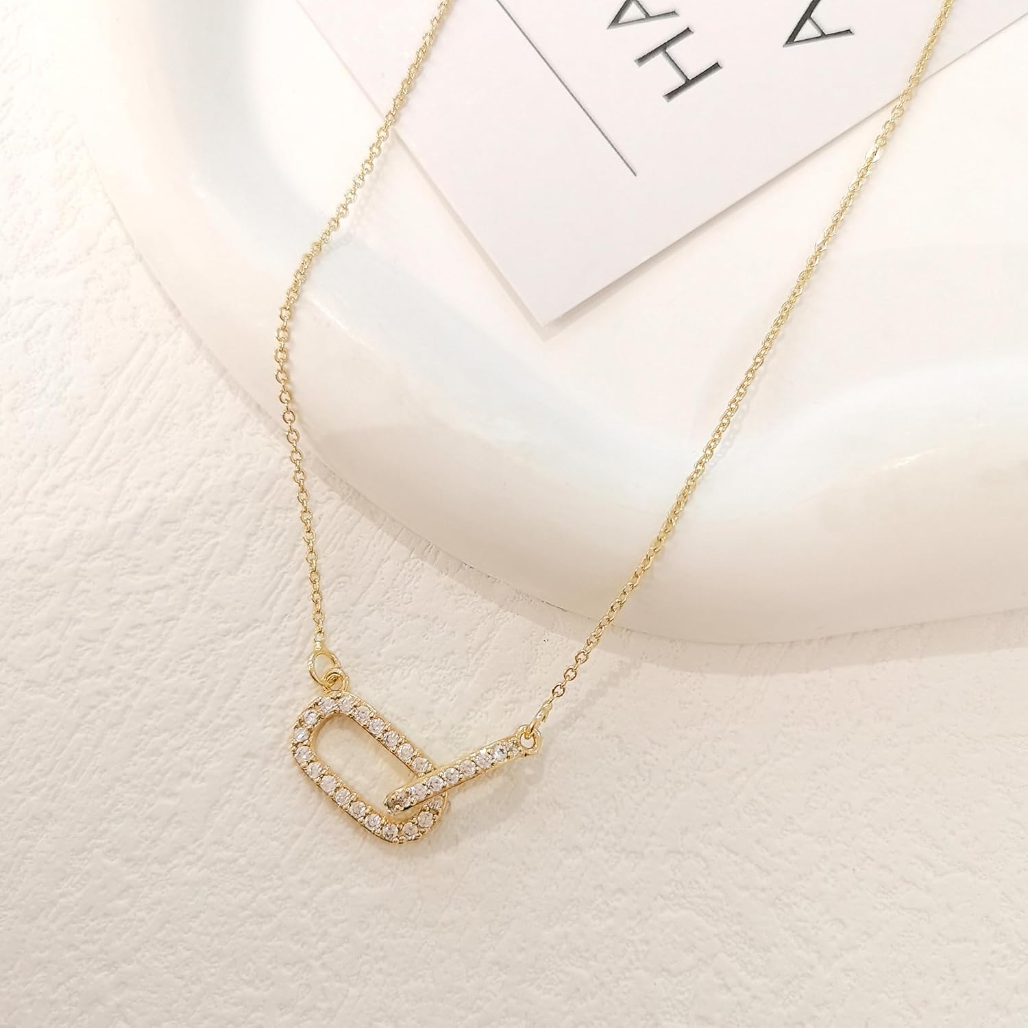 Collar con colgante de diamante para mujer, delicado collar en oro de 18 quilates chapado en oro de 18 quilates, gargantilla con cierre de clip, bonito collar ovalado abierto, sencillo collar de oro, joyas, regalos para mujer, a la moda