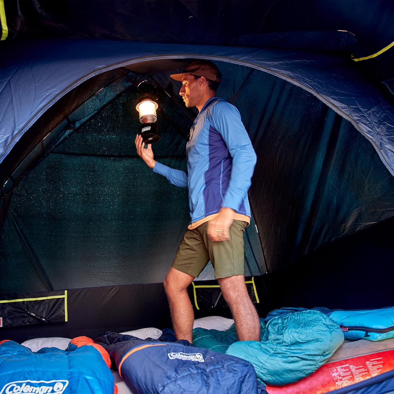 Coleman Skydome Dark Room-Zelt mit Bildschirmraum, wetterfestes Zelt für 4/6 Personen blockiert 90% der Sonneneinstrahlung, wird in 5 Minuten aufgebaut, inklusive Regenfliegenverstärker; Tragetasche, hergestellt aus PFAS-freien Materialien