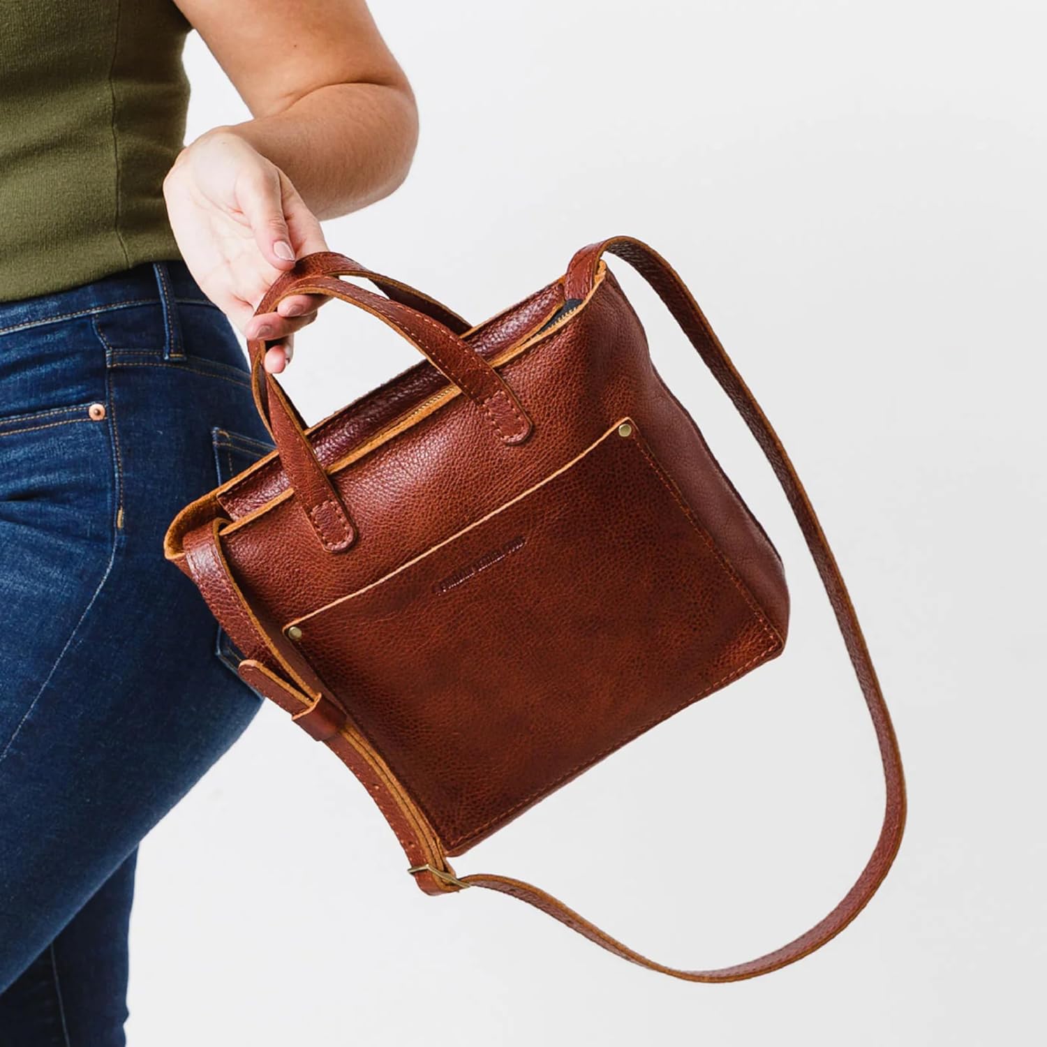 Mini borsa a tracolla Portland Leather Goods da donna con cerniera — fatta a mano, resistente, sfoderata — tasca esterna