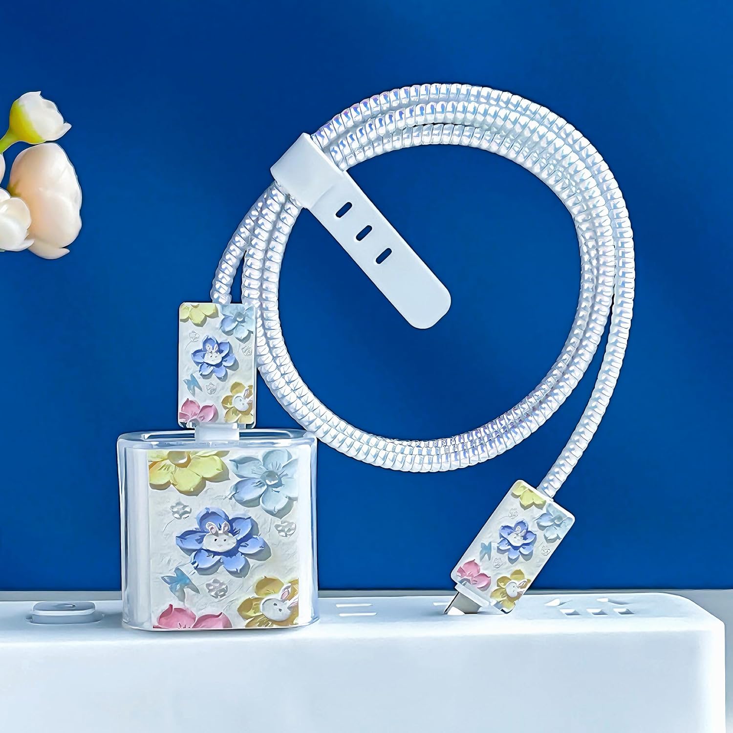 Joli protecteur de chargeur pour iPhone, motif floral vintage de luxe imprimé à l'huile avec motif de lapin kawaii, pour femmes et filles, cordon de recharge souple, économiseur de câble de données pour iPhone 13, 14 15 Pro Max