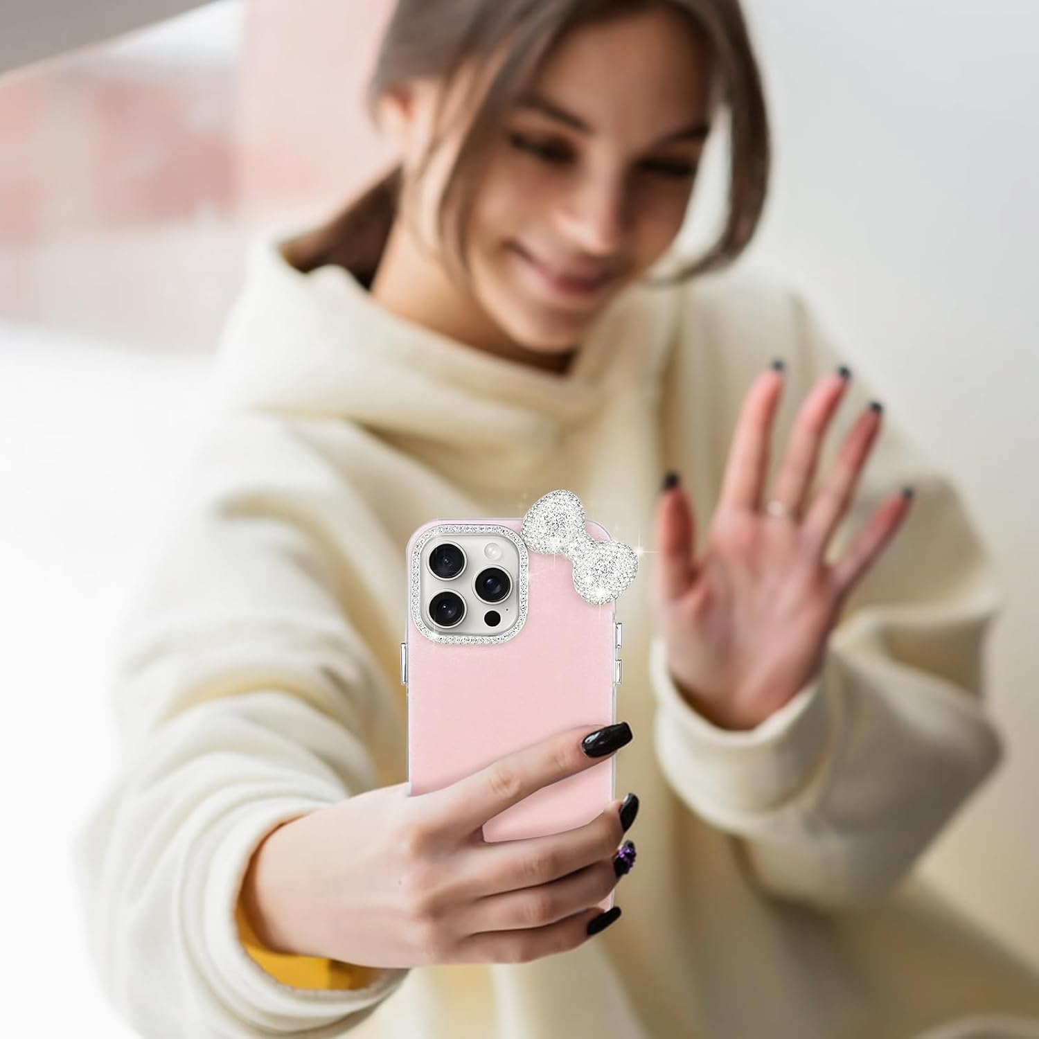Simpatiche custodie per iPhone 13 Pro Max con protezione per fotocamera Glitter Diamond, lussuosa custodia protettiva rigida per telefono con fiocco in strass per ragazze e donne