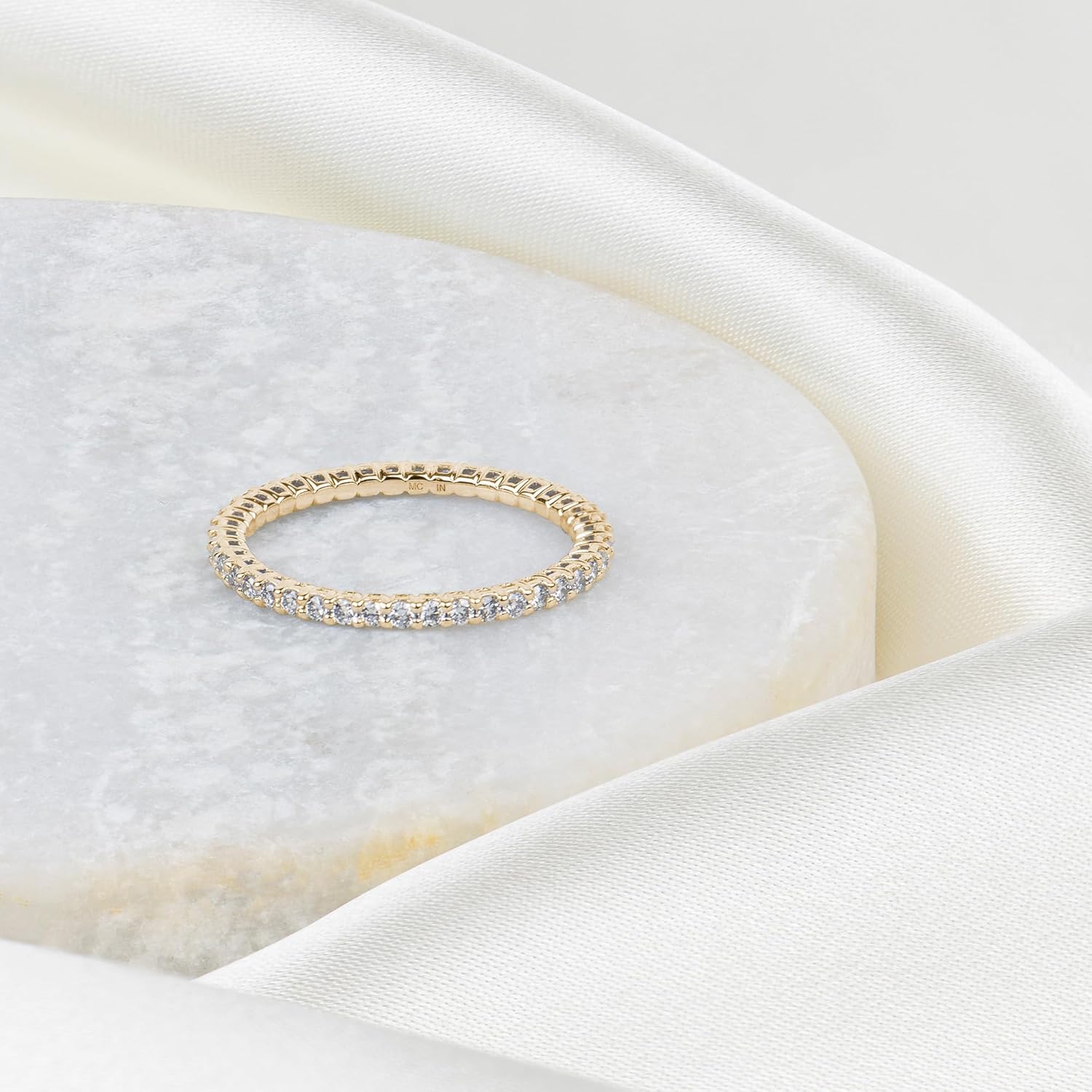 Amazon Essentials IGI Certified Lab Grown Diamond Eternity Band in Solid 14k Gold (VS1-VS2 Clarity, G-H Color) - Eternity Ring - Stackable Rings for Women · v2