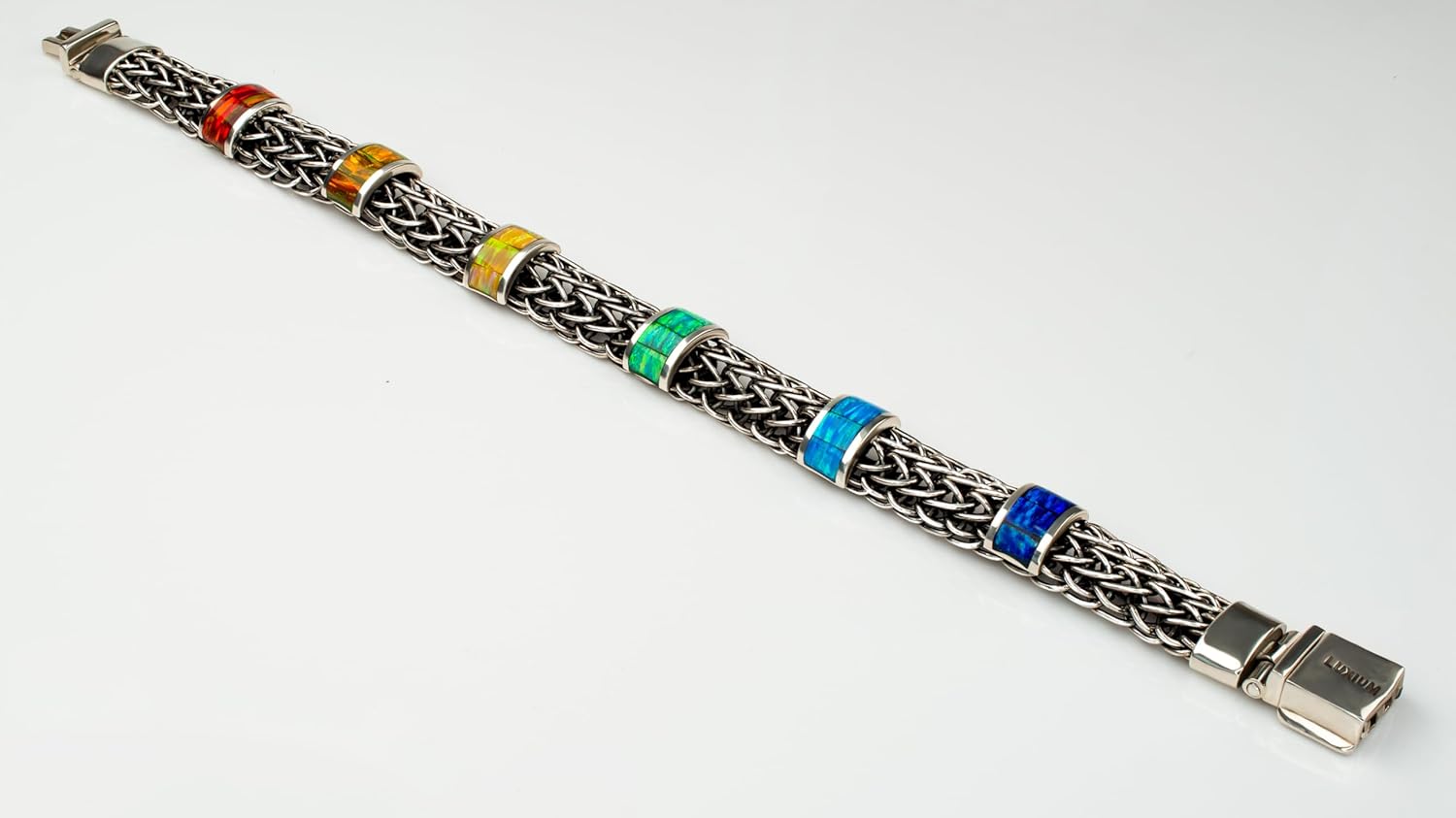 LUXIUM in argento sterling 925 brunito e lucido intrecciato con squisite pietre preziose opali