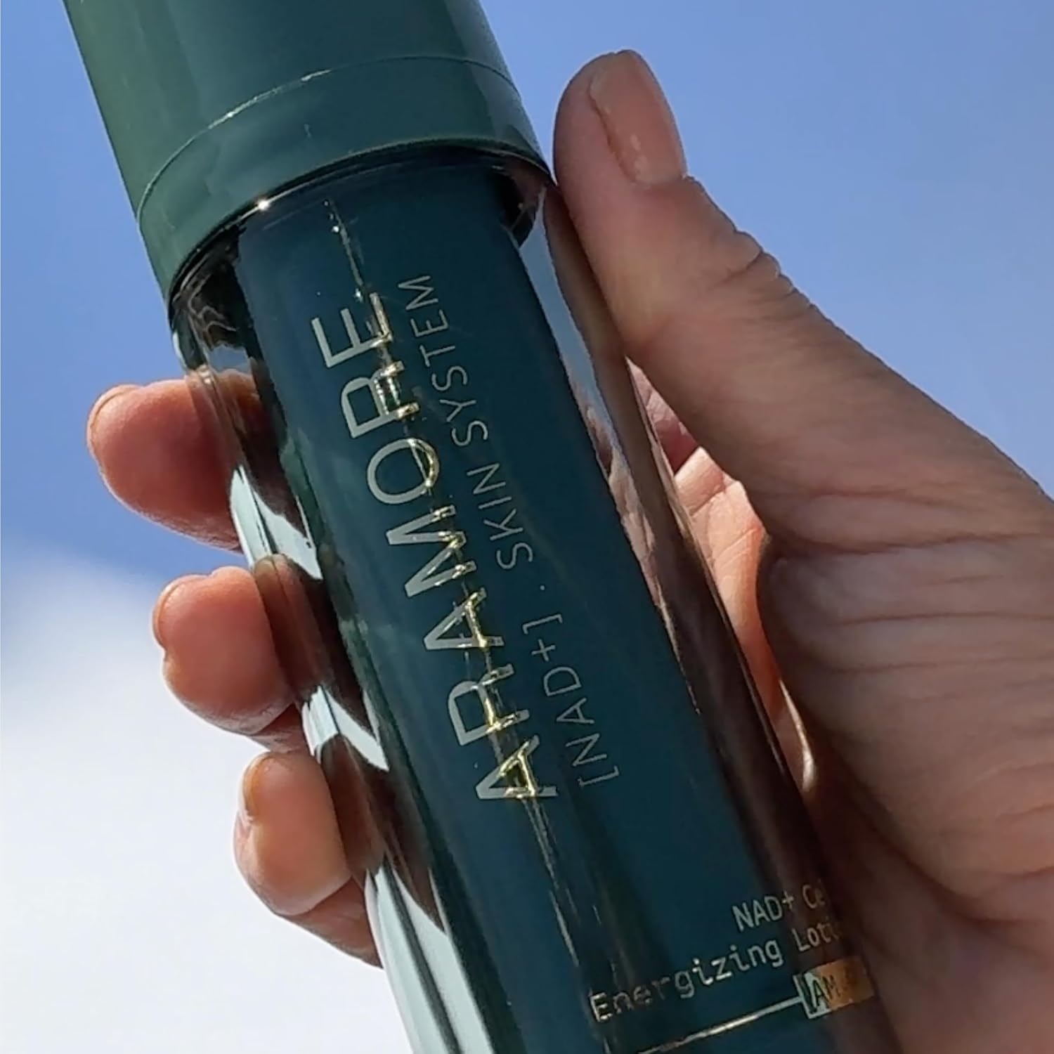 Trattamento energizzante cellulare NAD con complesso precursore proprietario del NAD. È stato clinicamente dimostrato che agisce su 12 segni dell'invecchiamento - 50 ml