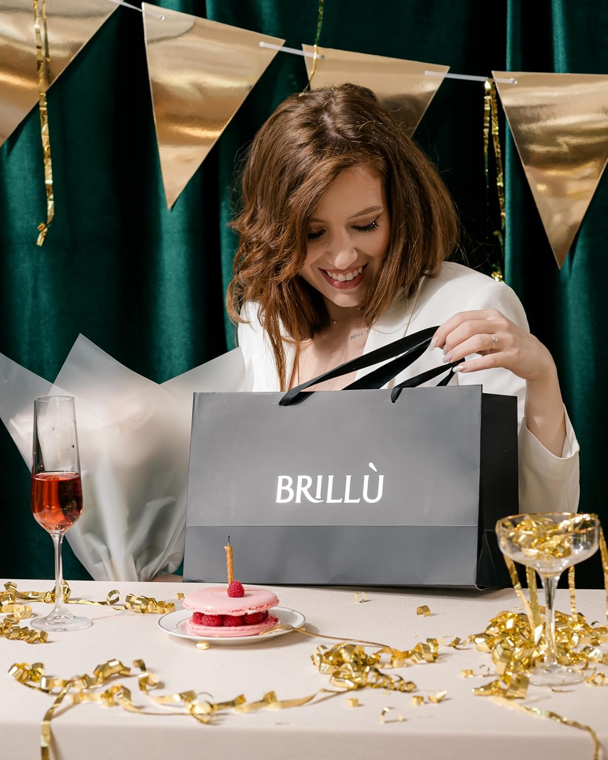 Geburtstagsgeschenk, personalisiert mit Alter und Namen in originalen Kristallen, Brillù Crystal Black Sektflasche, 0,75 l