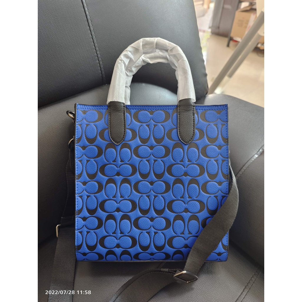 CA184 184 men's classic logo leather Gotham tall 24 tote bag · v2