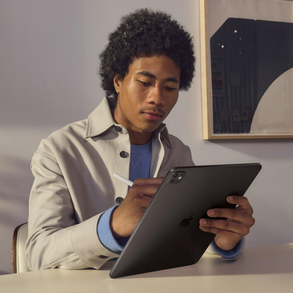 Apple 13-Zoll-iPad Pro WiFi mit Standardglas (M4, 2024)