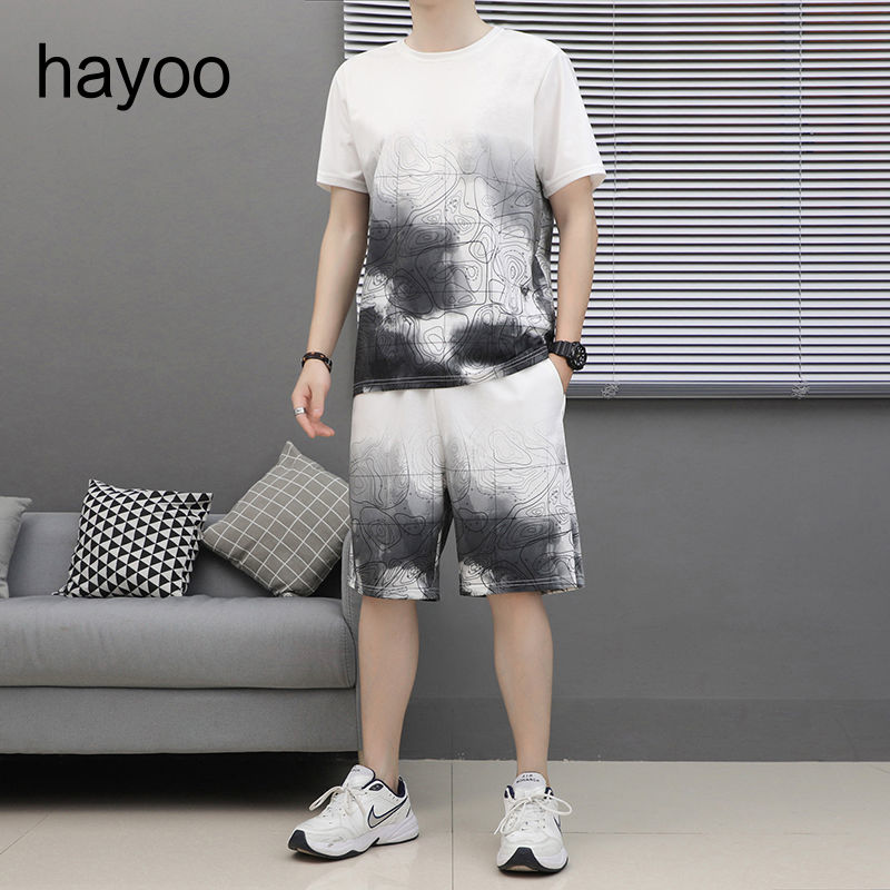 Tuta sportiva estiva da uomo sottile e ampia moda casual per giovani pantaloncini a maniche corte tuta da corsa in due pezzi
