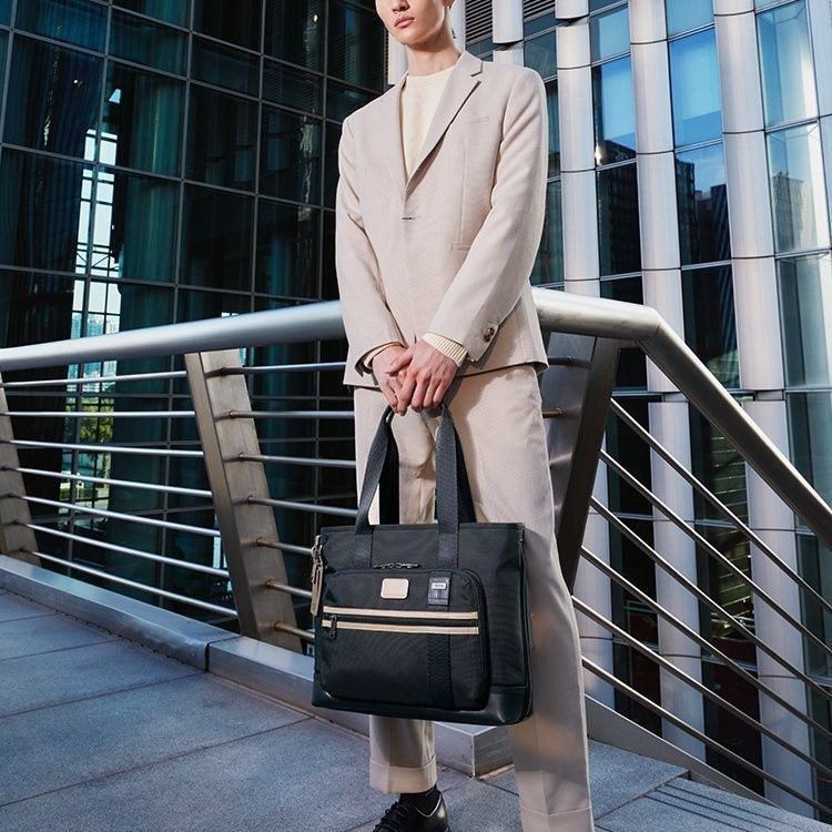 Tumi Tumi Tumi New Style2223309D Men Casual Fashion Portable Tote Bag Simple Laptop Bag X2OB · v3